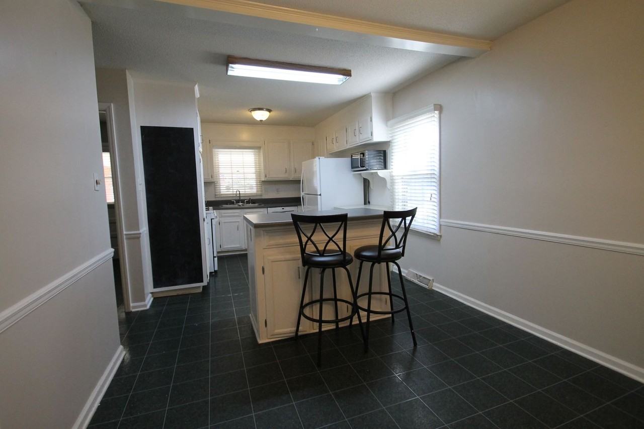 1904 Huntington Pl - Photo 7 of 21