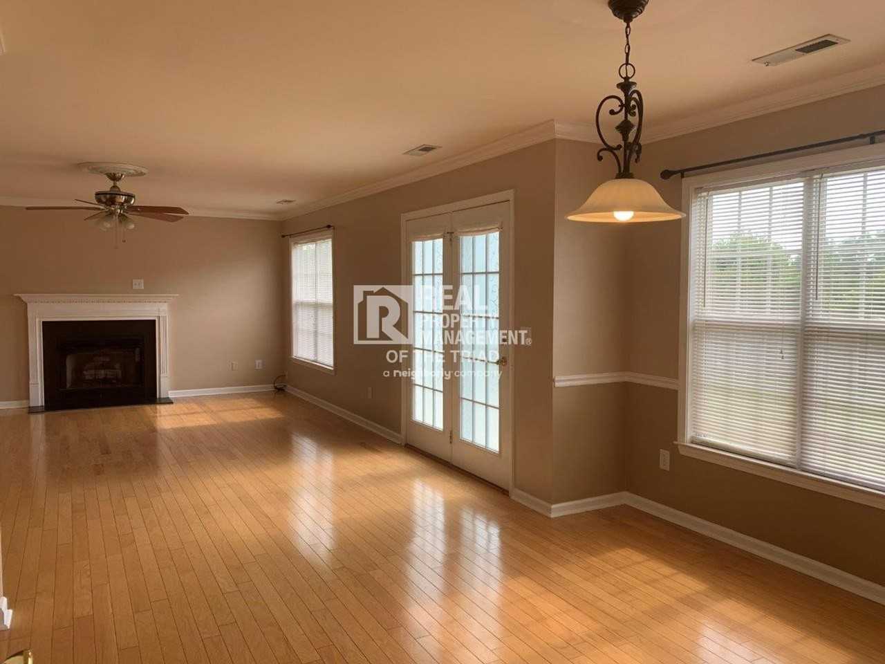 7918 Woodpark Dr - Photo 2 of 25