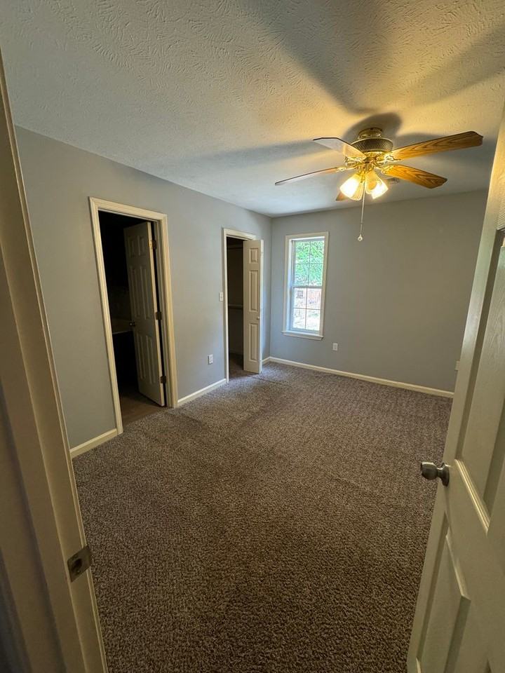 202 March Cv - Photo 3 of 13