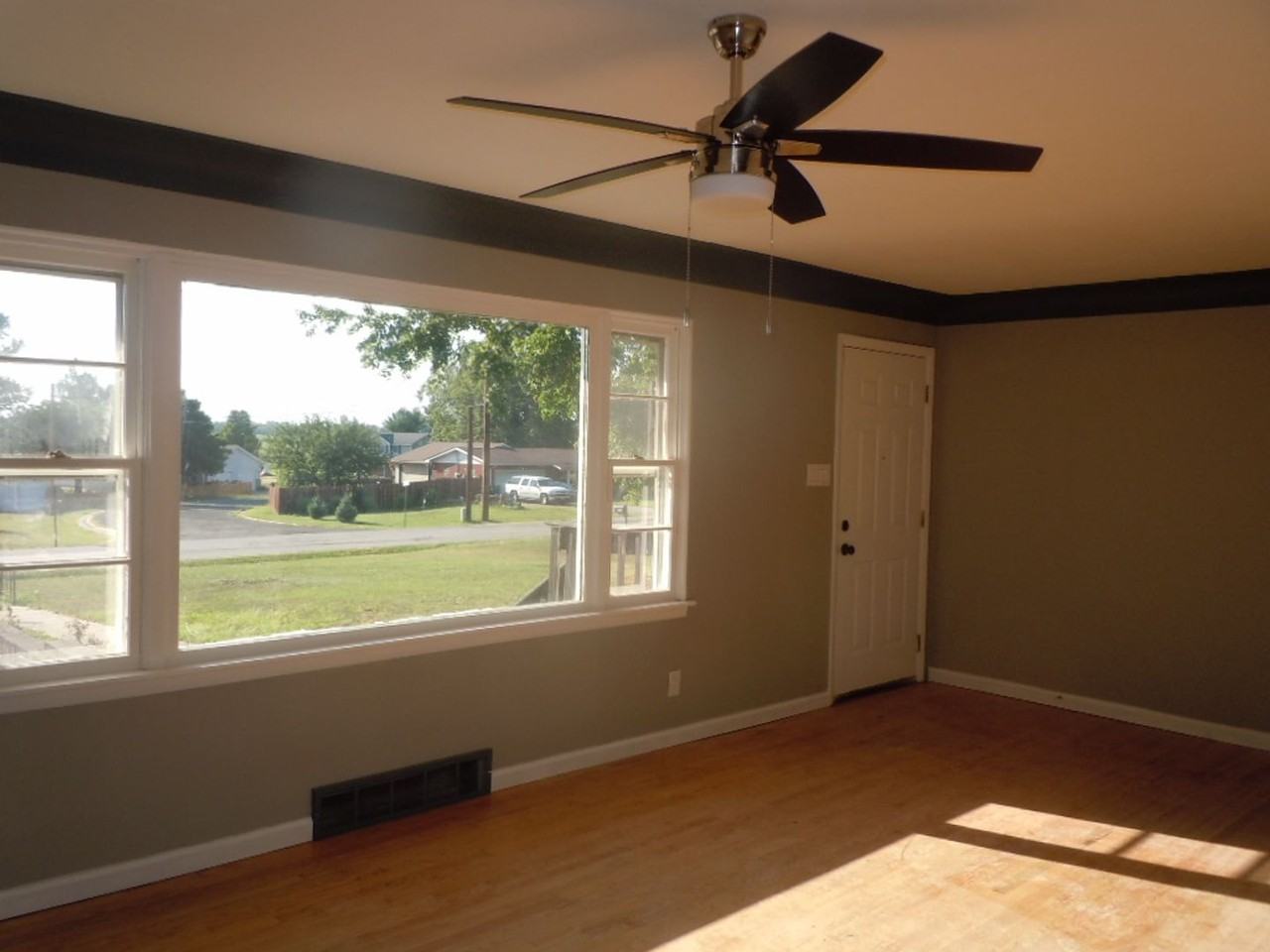 6128 Old Alton Rd - Photo 3 of 20