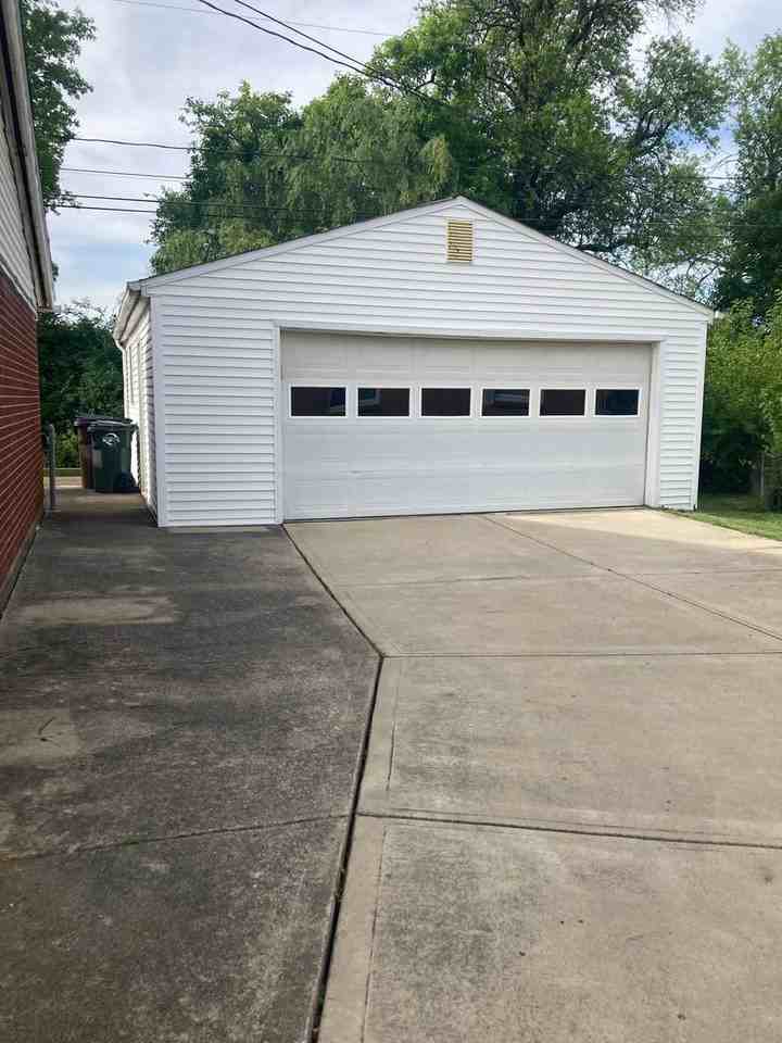 144 Mccraw Dr - Photo 2 of 25