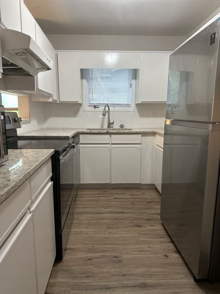 3208 Summerchase Cir - Photo 3 of 15