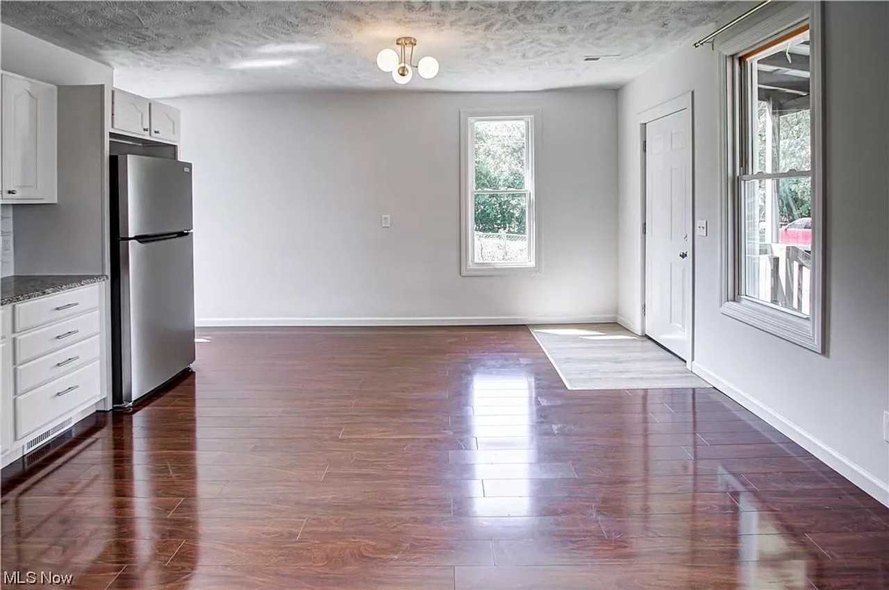 7104 Colfax Rd - Photo 3 of 10