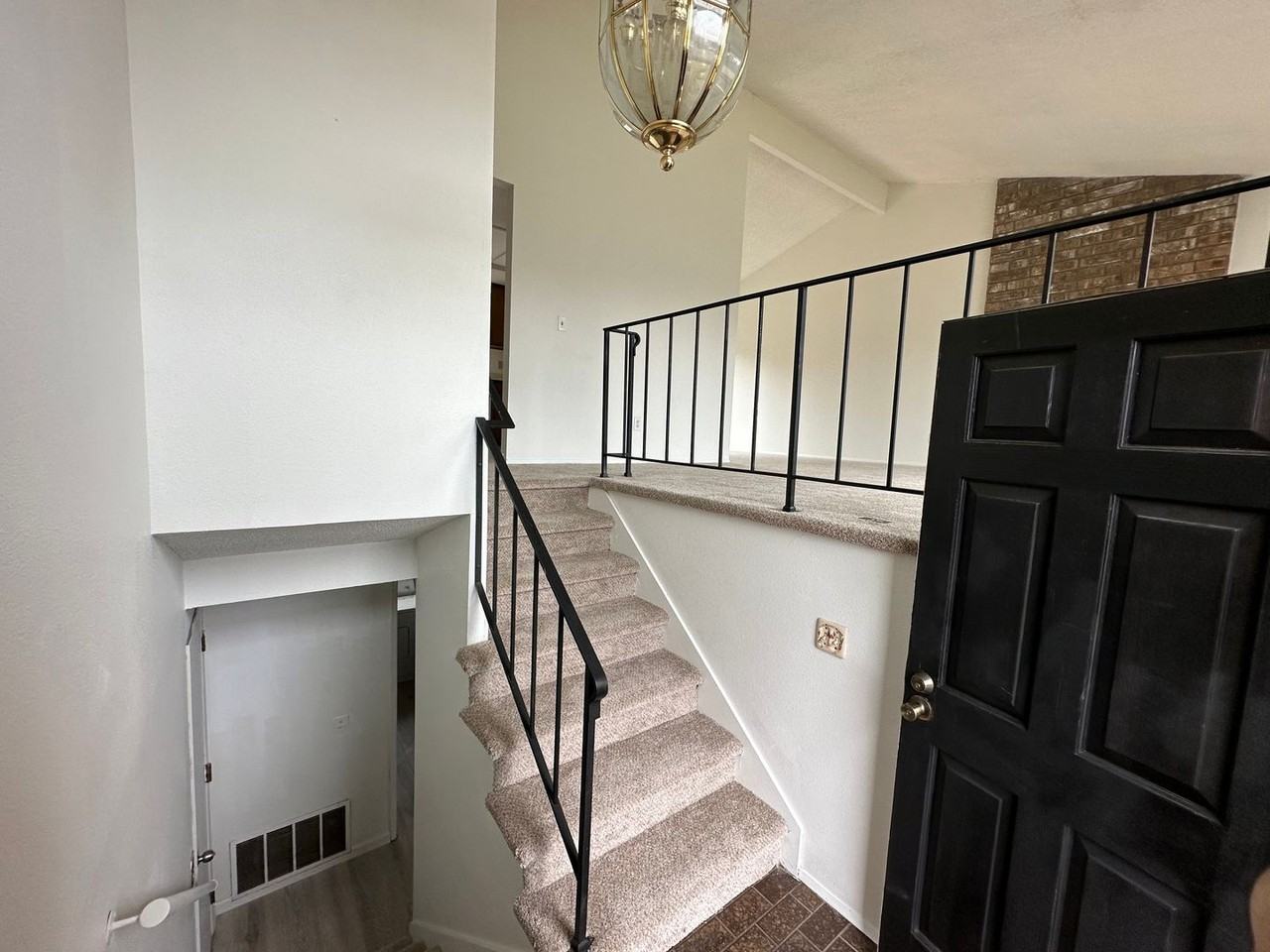 18658 110th Pl Se - Photo 2 of 19