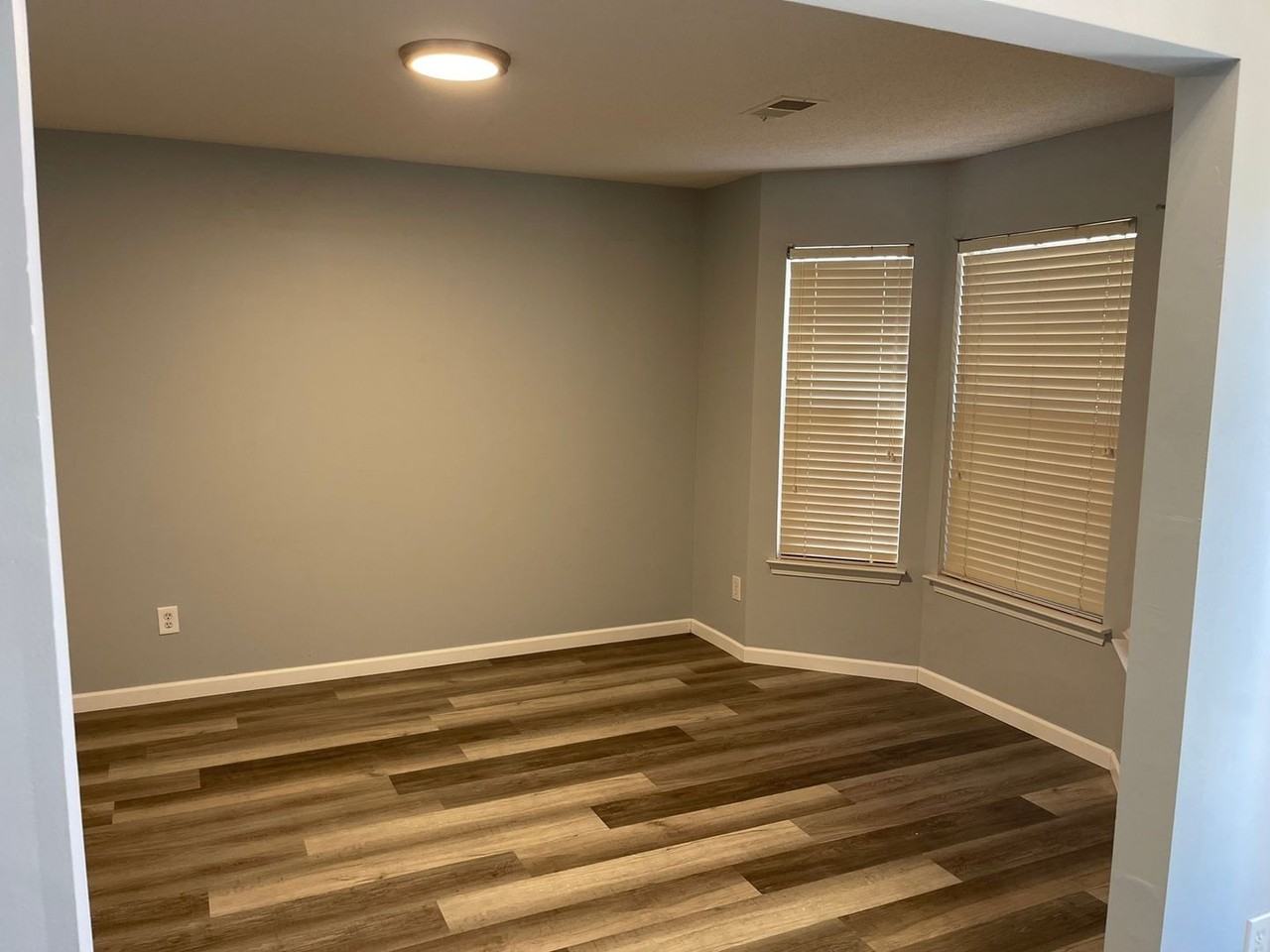607 Pipkin Dr - Photo 4 of 30