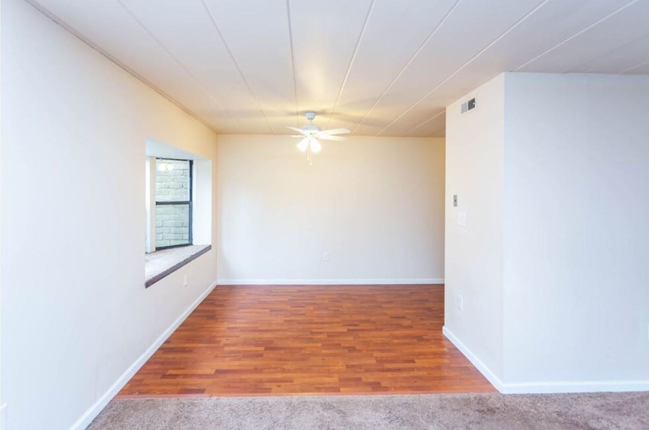 Virginia Manor - Photo 6 of 14