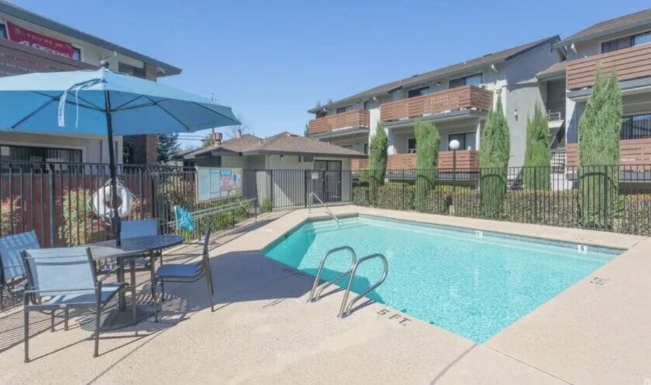 Somerset Apartments - Photo 5 of 30