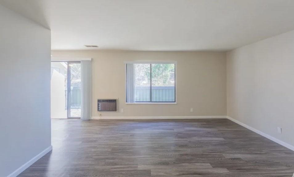 Somerset Apartments - Photo 6 of 17