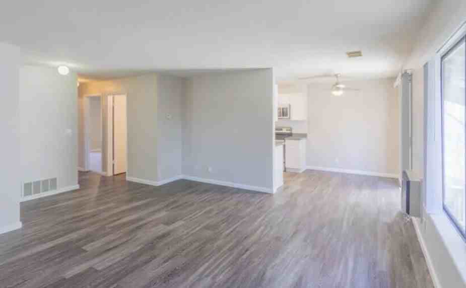 Somerset Apartments - Photo 7 of 17