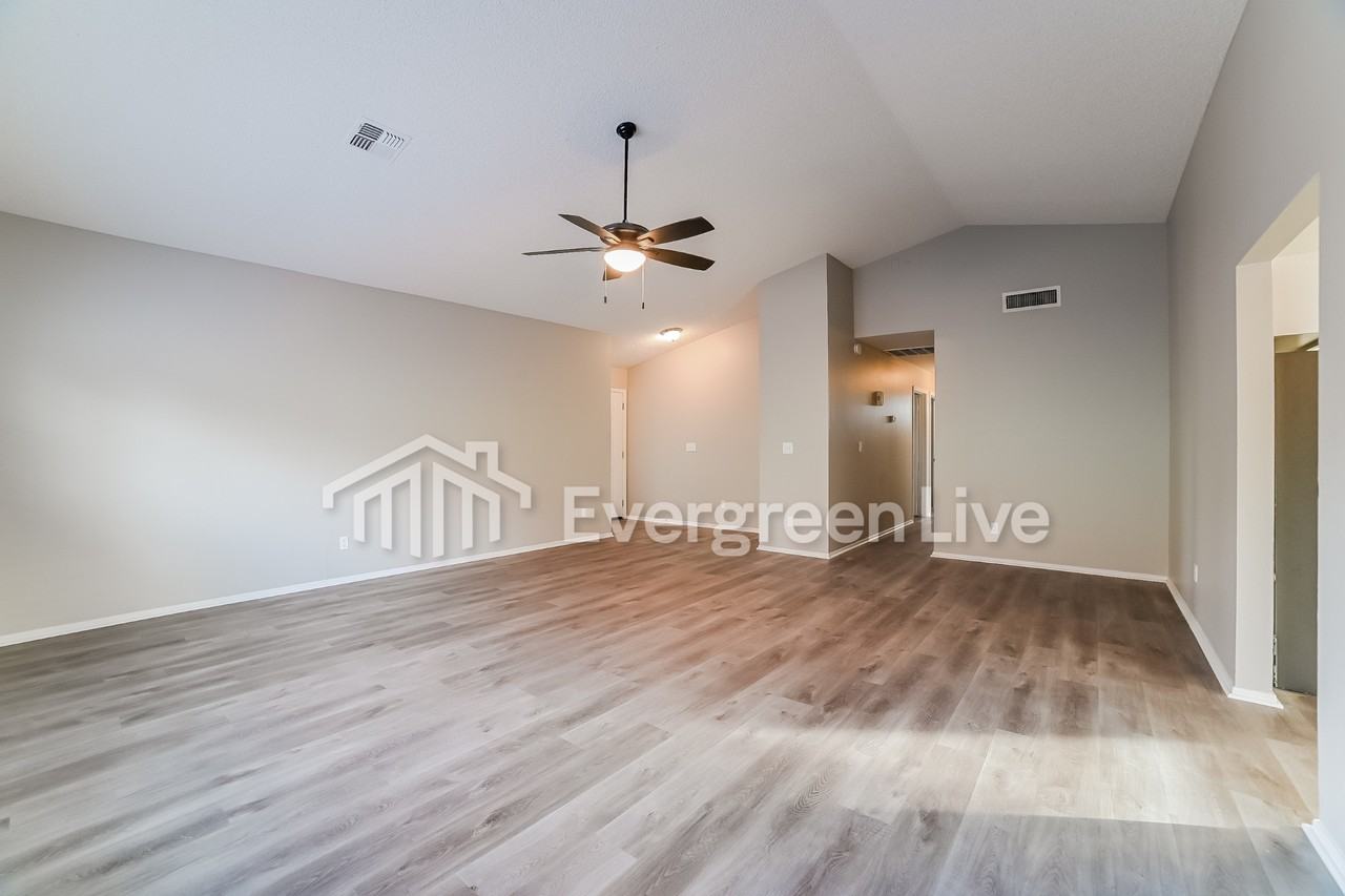1836 N 89th Ave - Photo 3 of 20