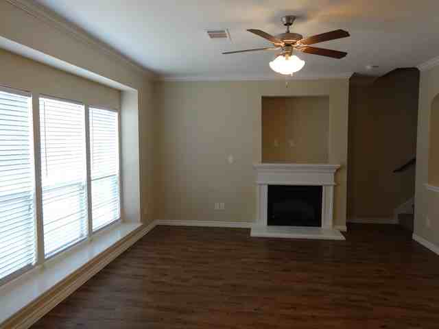 5517 Soledad Dr - Photo 2 of 13
