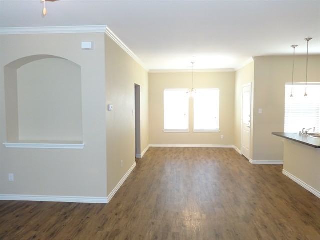 5517 Soledad Dr - Photo 3 of 13