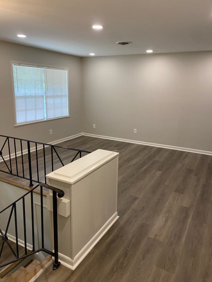 2467 Carolyn Dr Se #NA - Photo 3 of 4