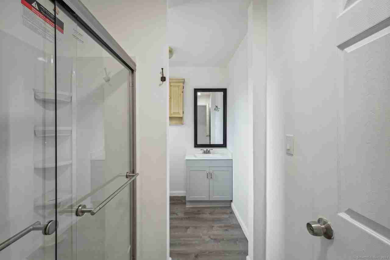 1323 Whalley Ave #1stFL - Photo 3 of 7