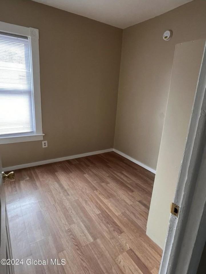 1023 Congress St #2ndFL - Photo 7 of 11