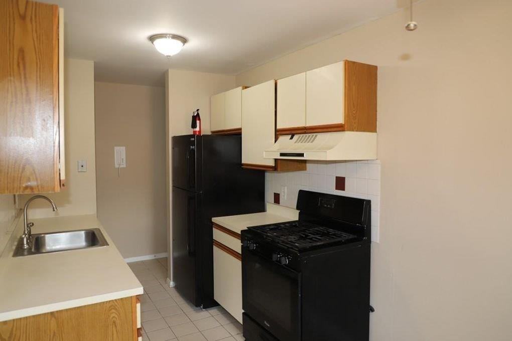 329 Regency Park Dr #329 - Photo 6 of 15
