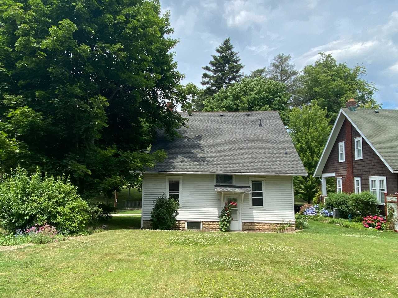 11 W Division St #NA - Photo 3 of 22