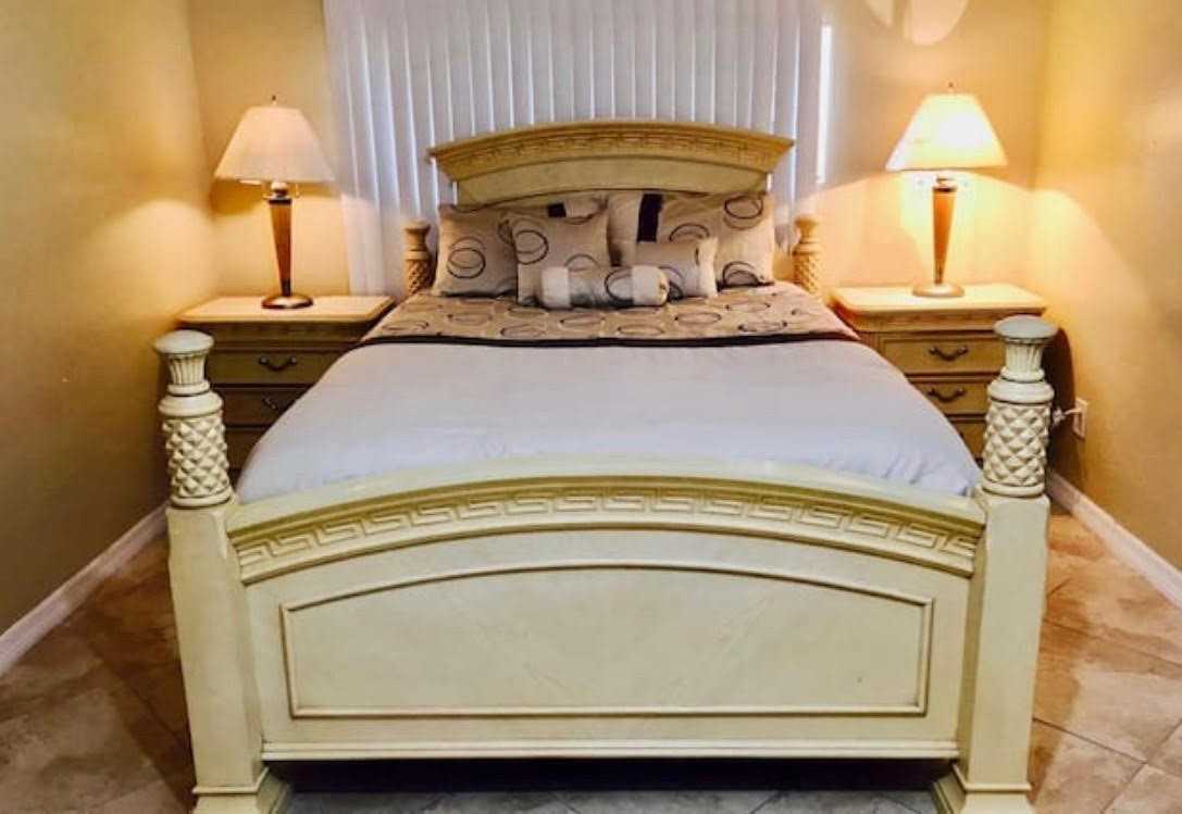 5915 S Farragut Dr #1 - Photo 3 of 10