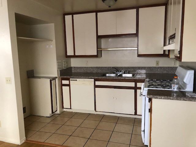 10206 Samoa Ave #10 - Photo 2 of 8