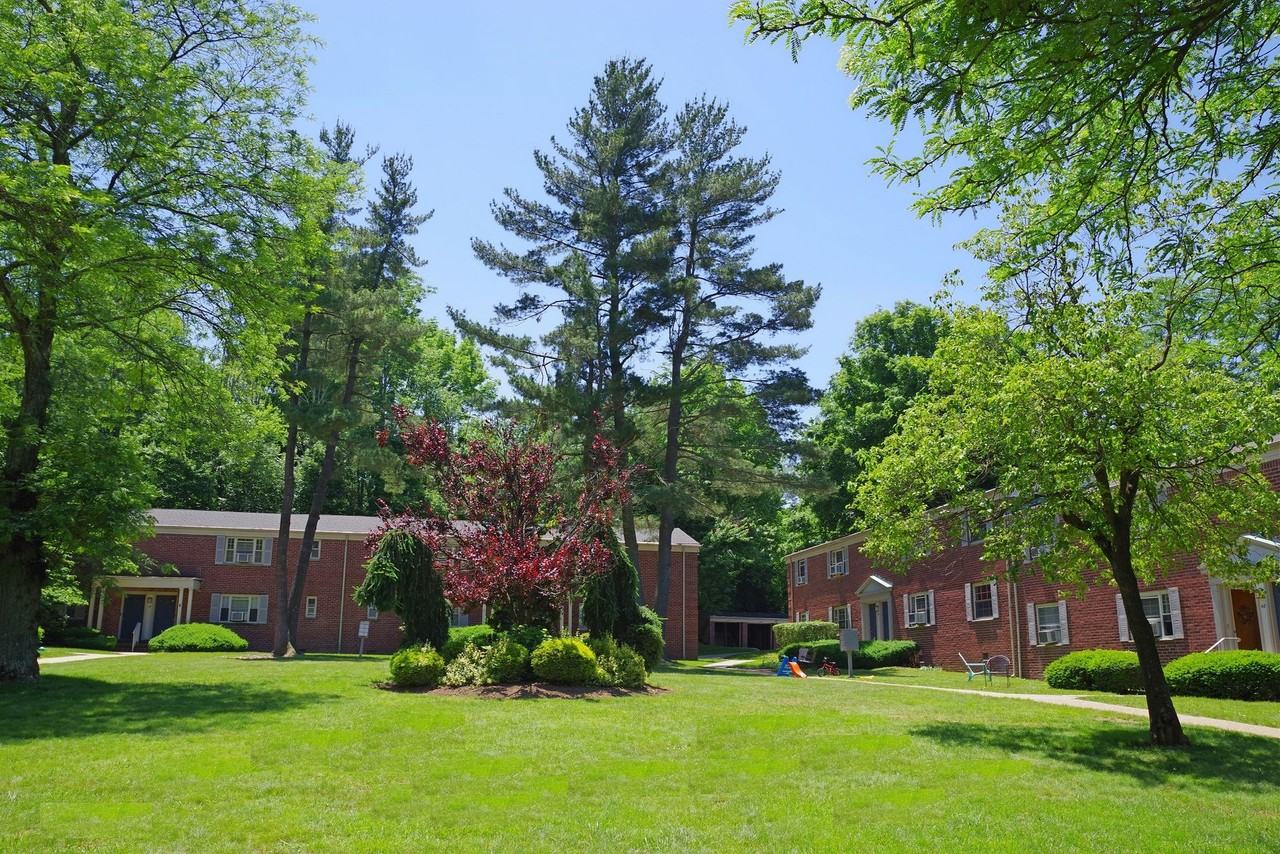 Murray Hill Gardens: Your Perfect Home Awaits! - Photo 7 of 47