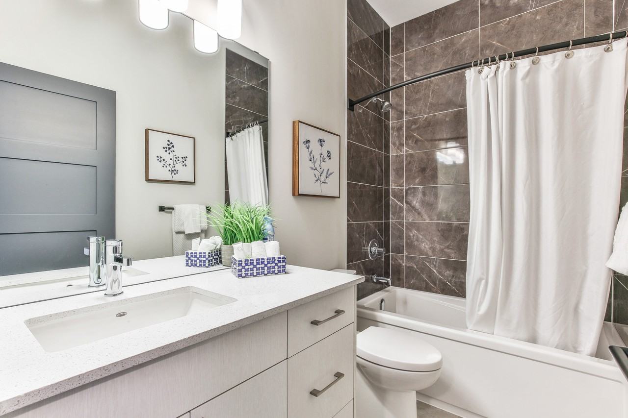 Hyde Park Village Apartments 1600 Hyde Park Rd, London, ON N6H 5L5