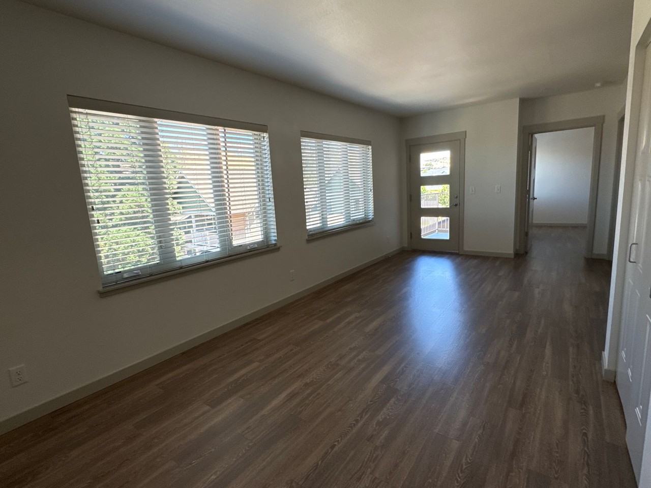 Meadowbrook Square Apartments - Photo 5 of 36