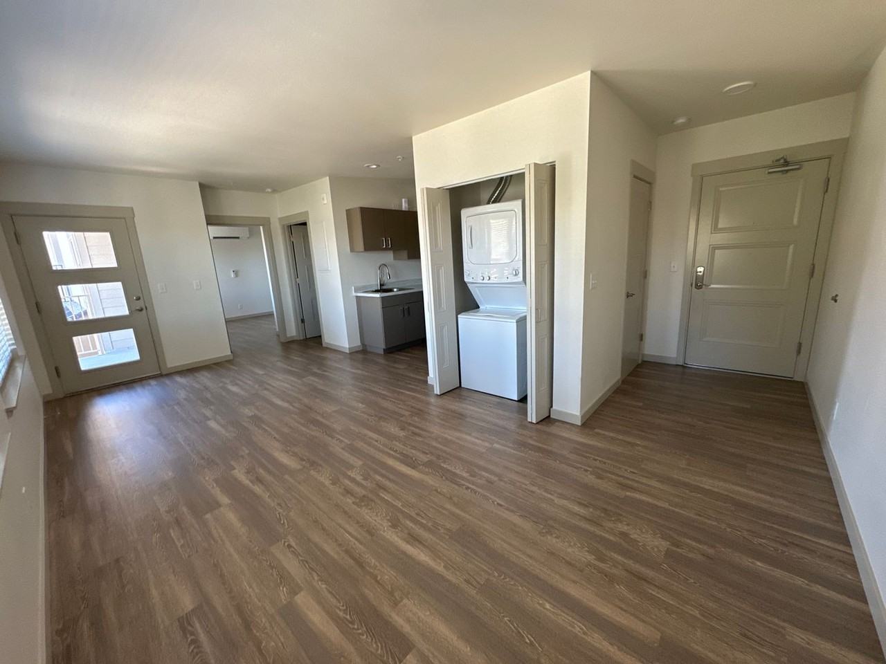 Meadowbrook Square Apartments - Photo 6 of 36