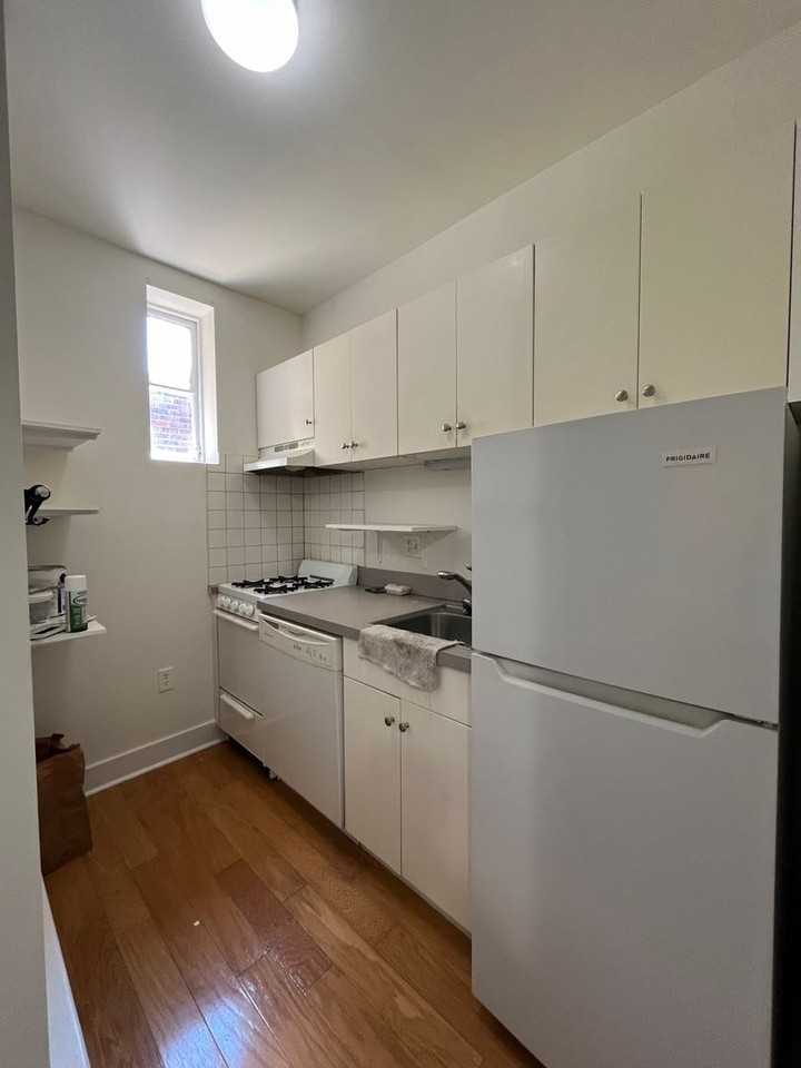 330 S Juniper St - Photo 4 of 9