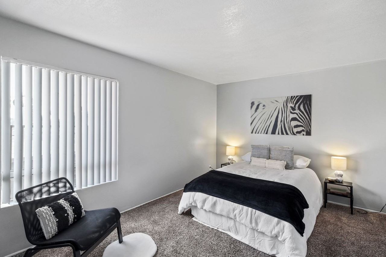 Villa Marseilles Apartments - Photo 6 of 50