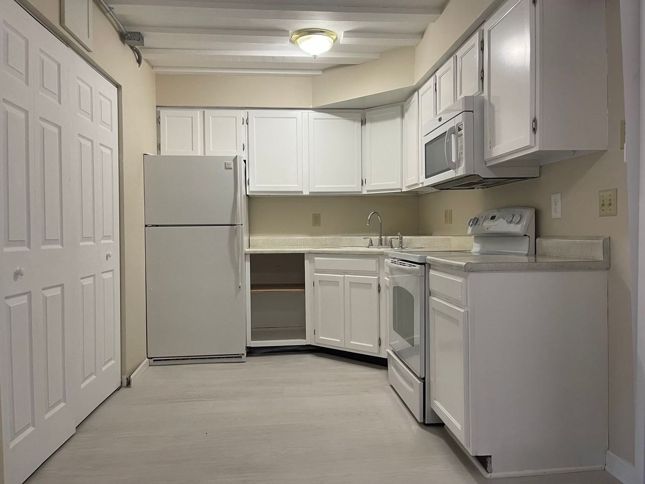 10411 Portage Rd - Photo 3 of 11