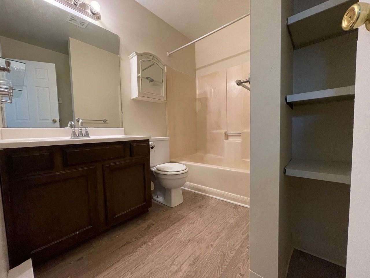 10411 Portage Rd - Photo 4 of 11