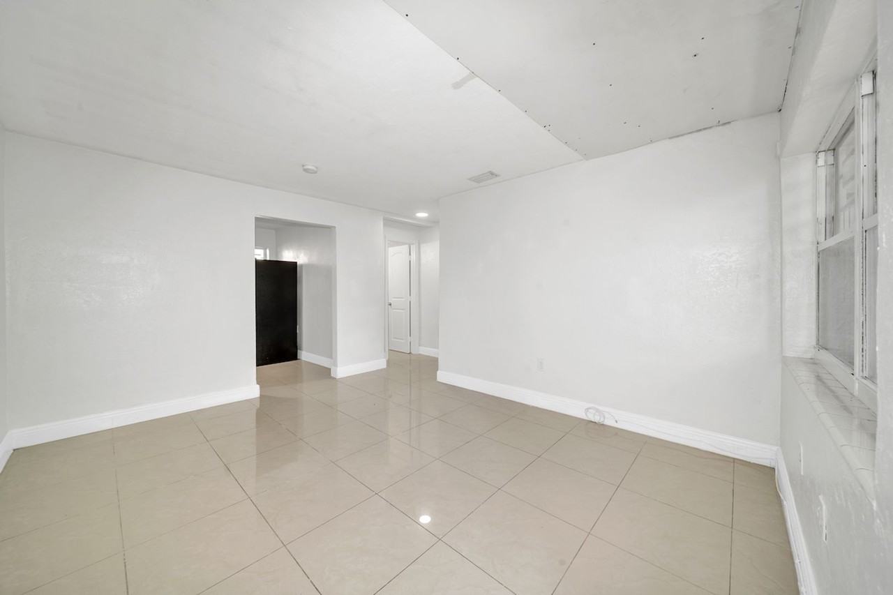 5545 NW 3rd Avenue - Photo 3 of 12