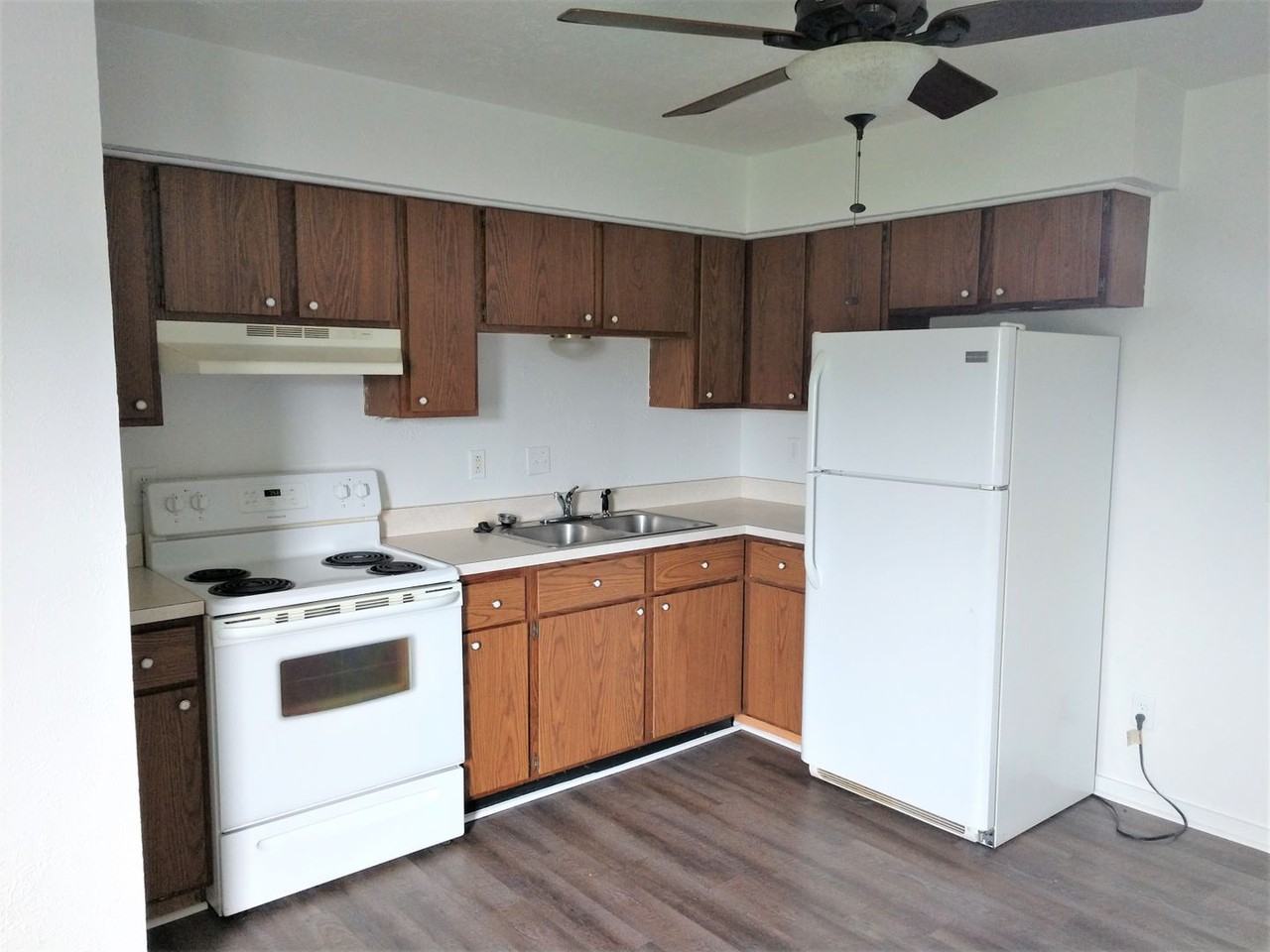 1680 E 225 S Winona Lake - Photo 2 of 6