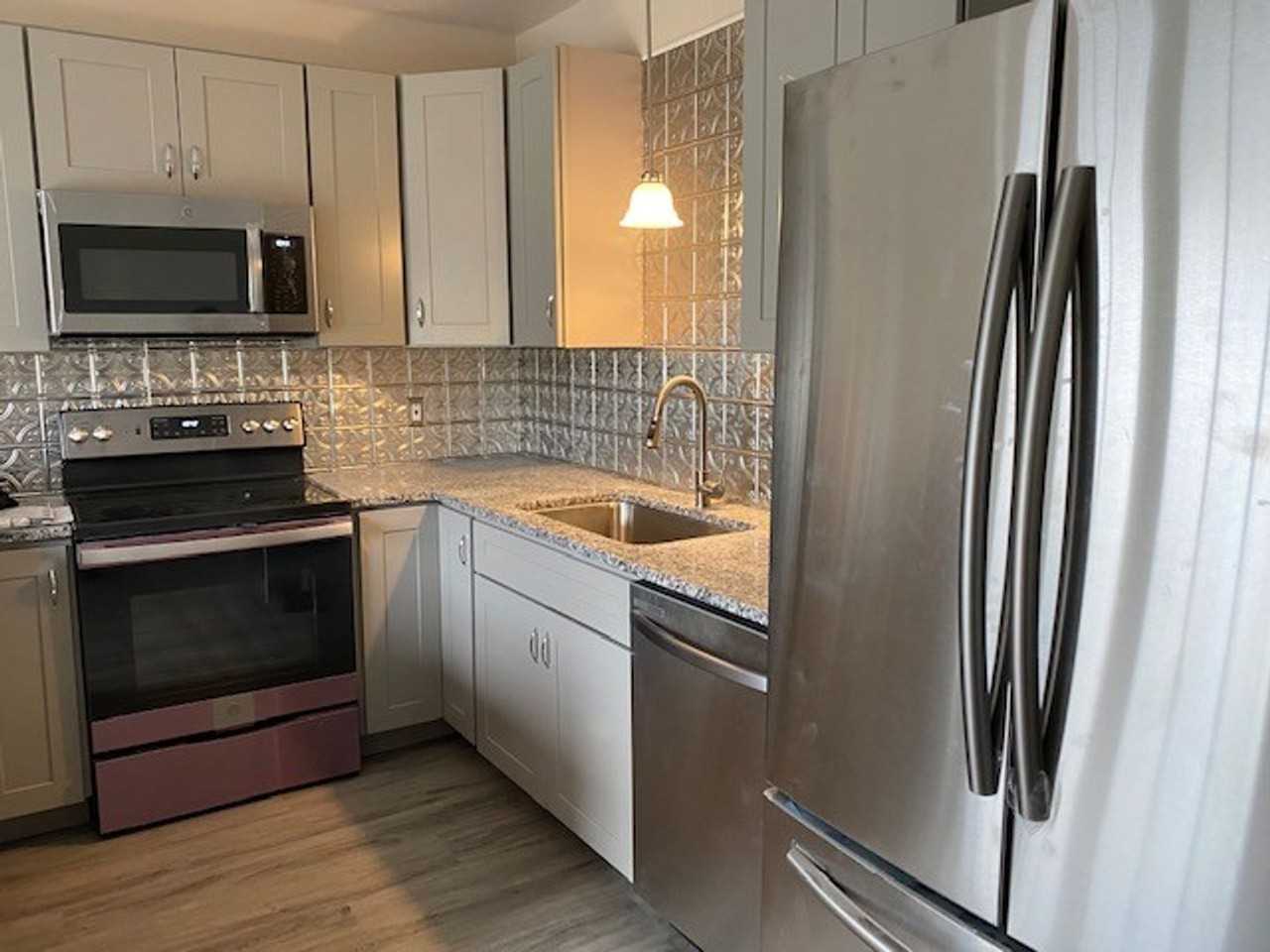 HERSHEY MILL MANOR - Photo 3 of 7