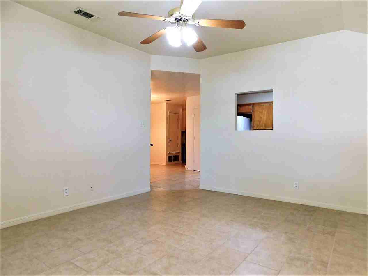 1301 Cinch Dr - Photo 2 of 19