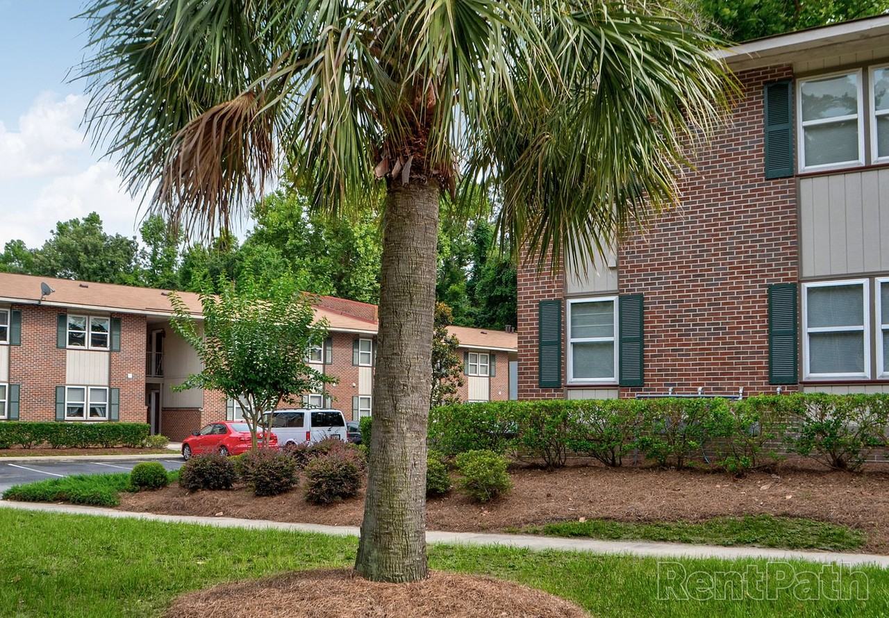 Andover Crossing - Photo 3 of 39