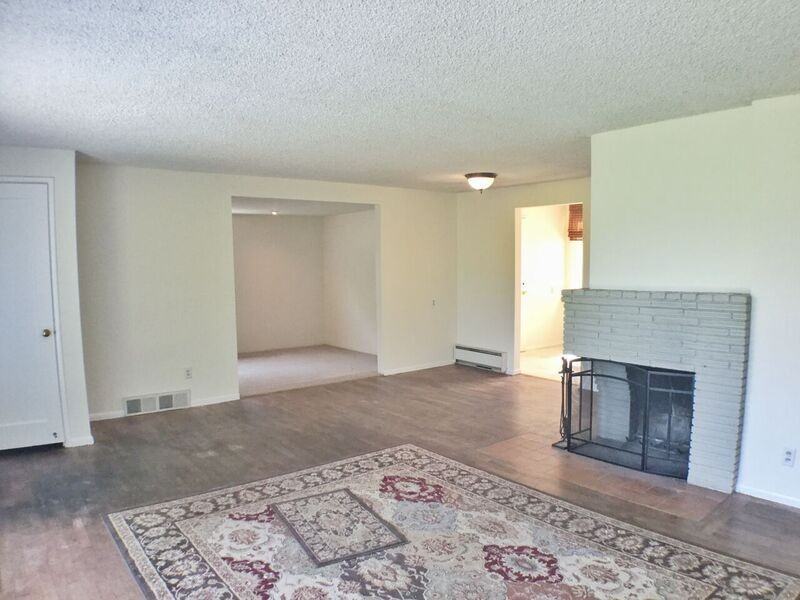 11745 Roosevelt Way Ne - Photo 3 of 23