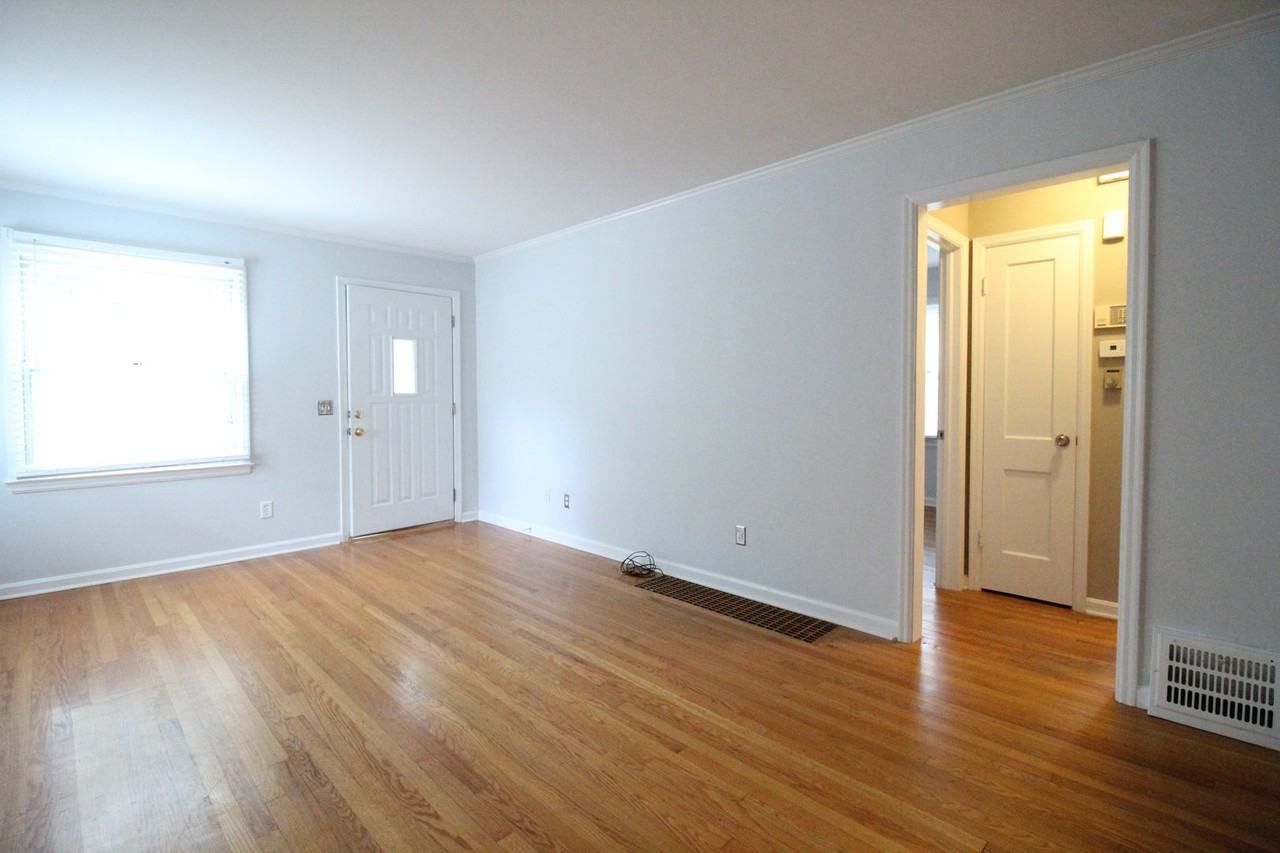 5406 Cedar St - Photo 4 of 12