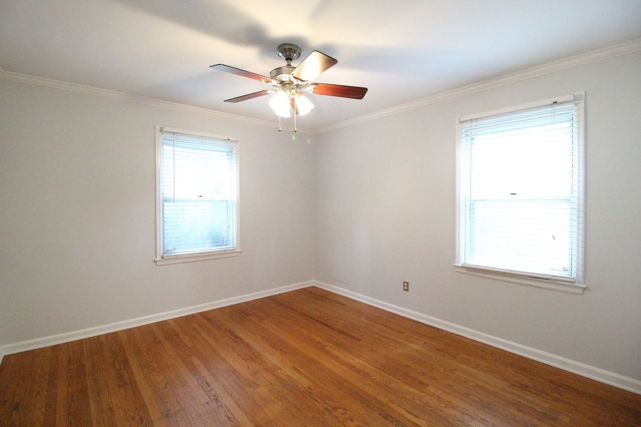 5406 Cedar St - Photo 7 of 12