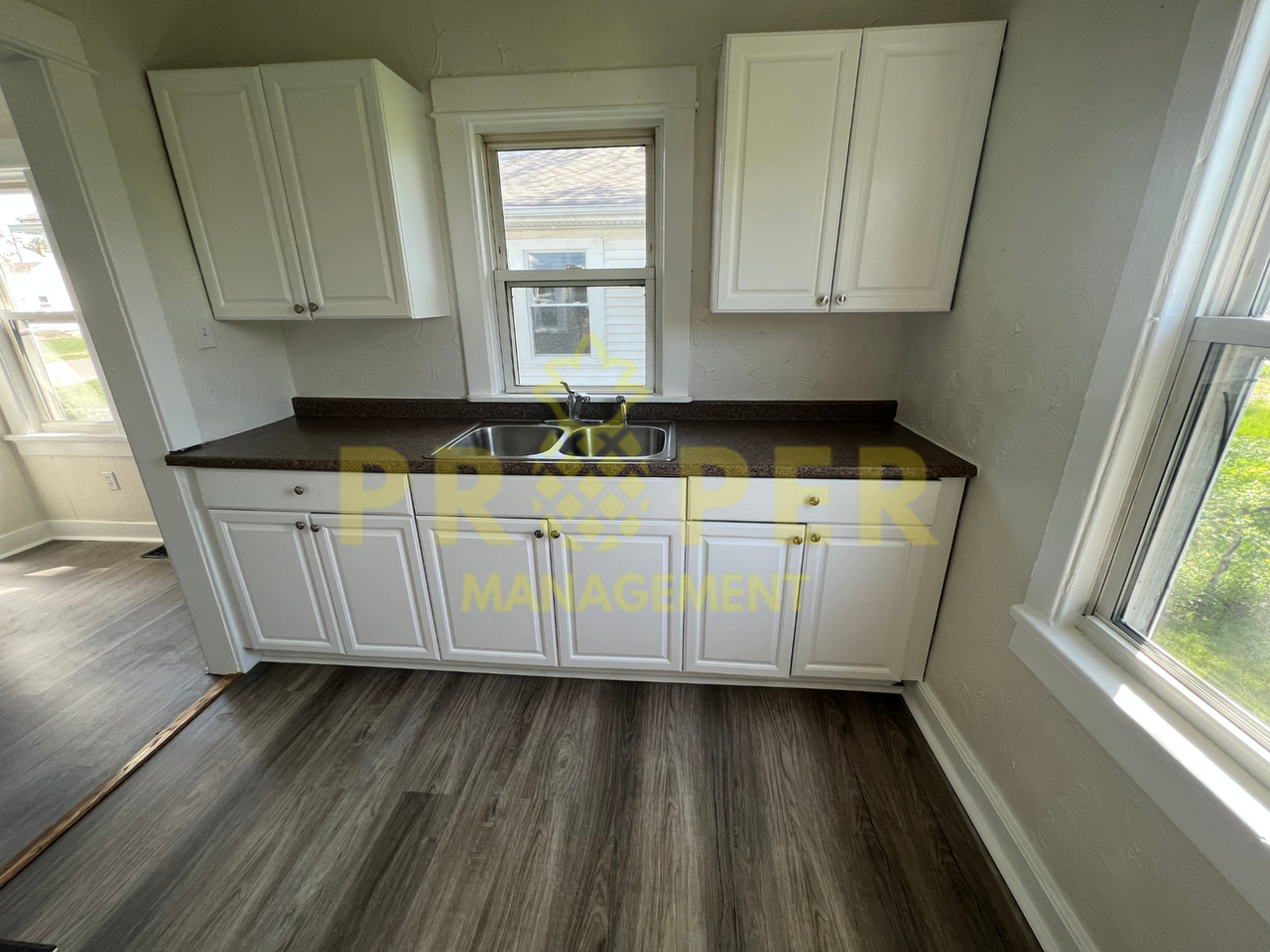 1514 Bancroft St - Photo 2 of 8