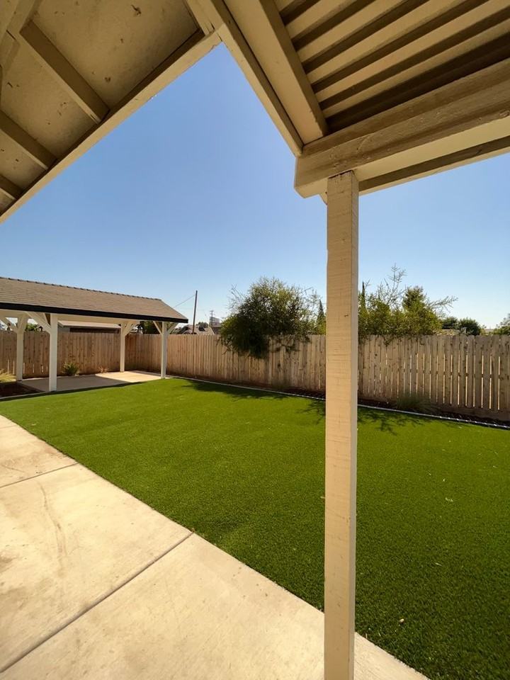 1441 N Burke St - Photo 3 of 17