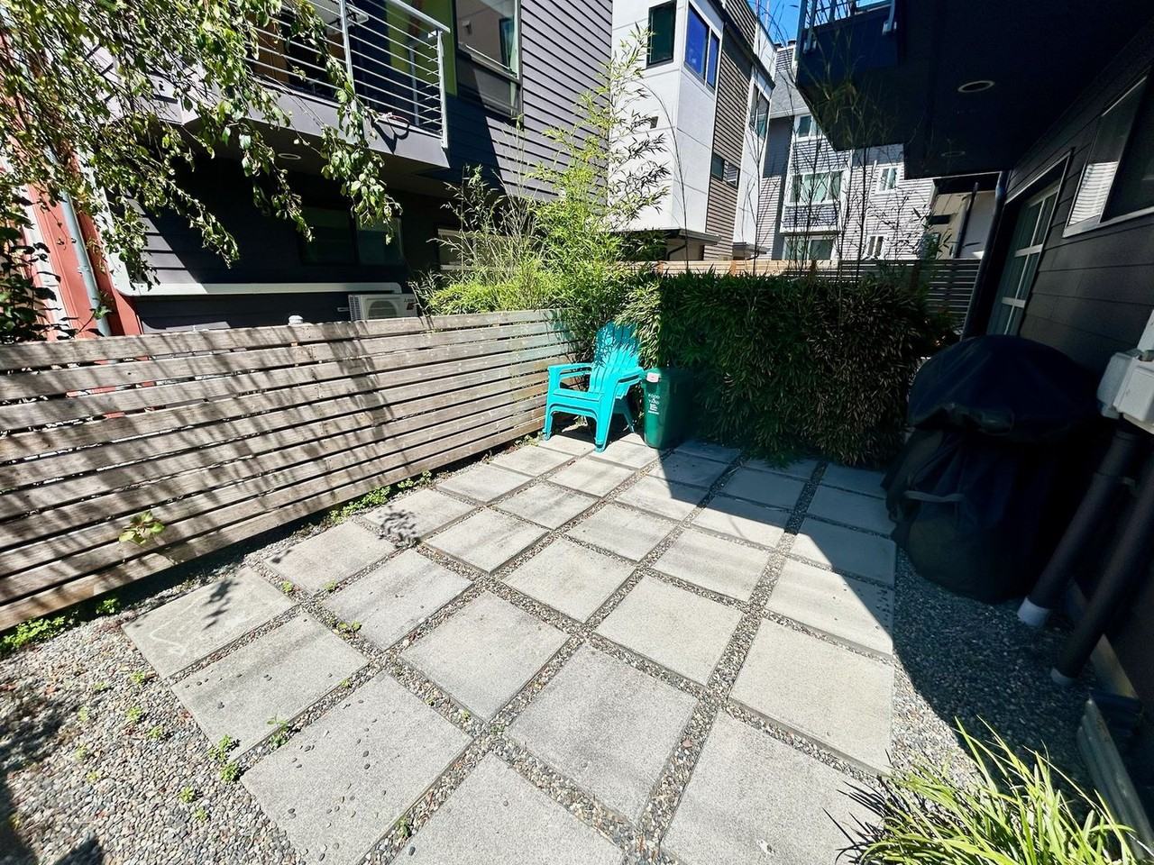 6002 Sw Admiral Way - Photo 3 of 5