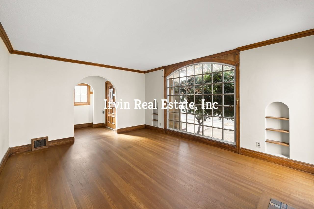 1353 Pine St - Photo 2 of 7