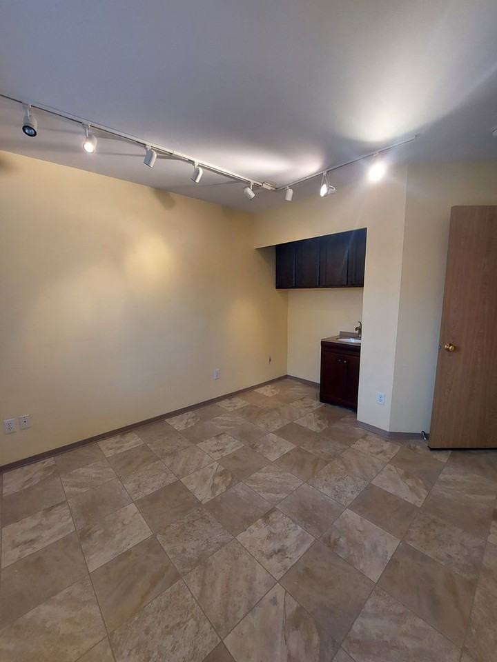 1703 Texas St - Photo 7 of 16