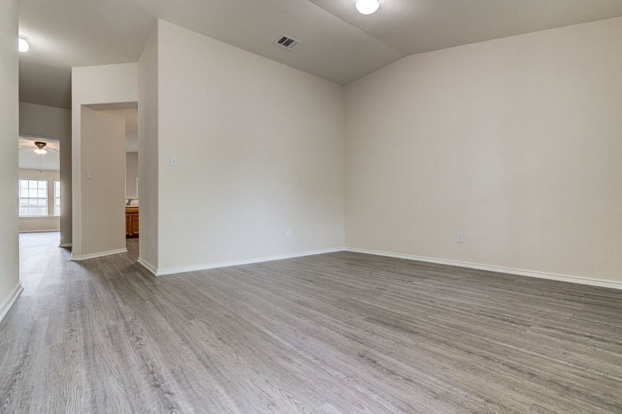 3924 Links Ln - Photo 3 of 20