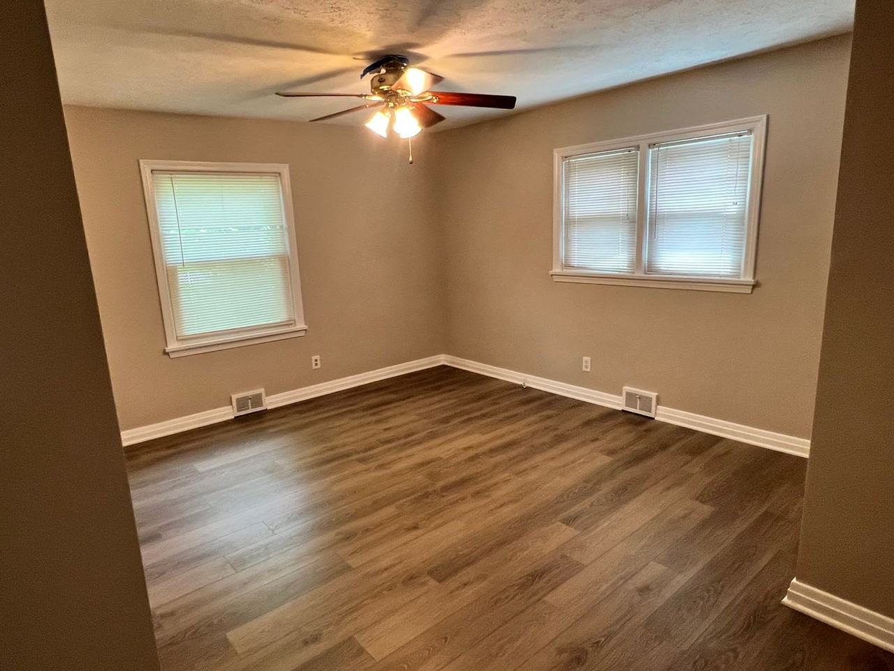 2029 Lynn Lea Rd - Photo 6 of 14