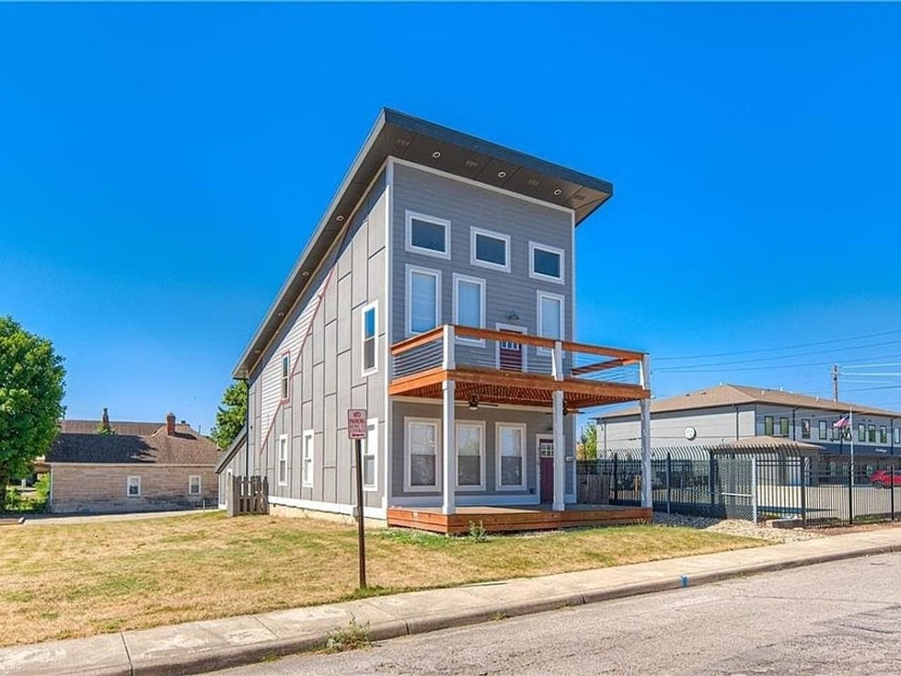 1129 Cottage Ave - Photo 2 of 22