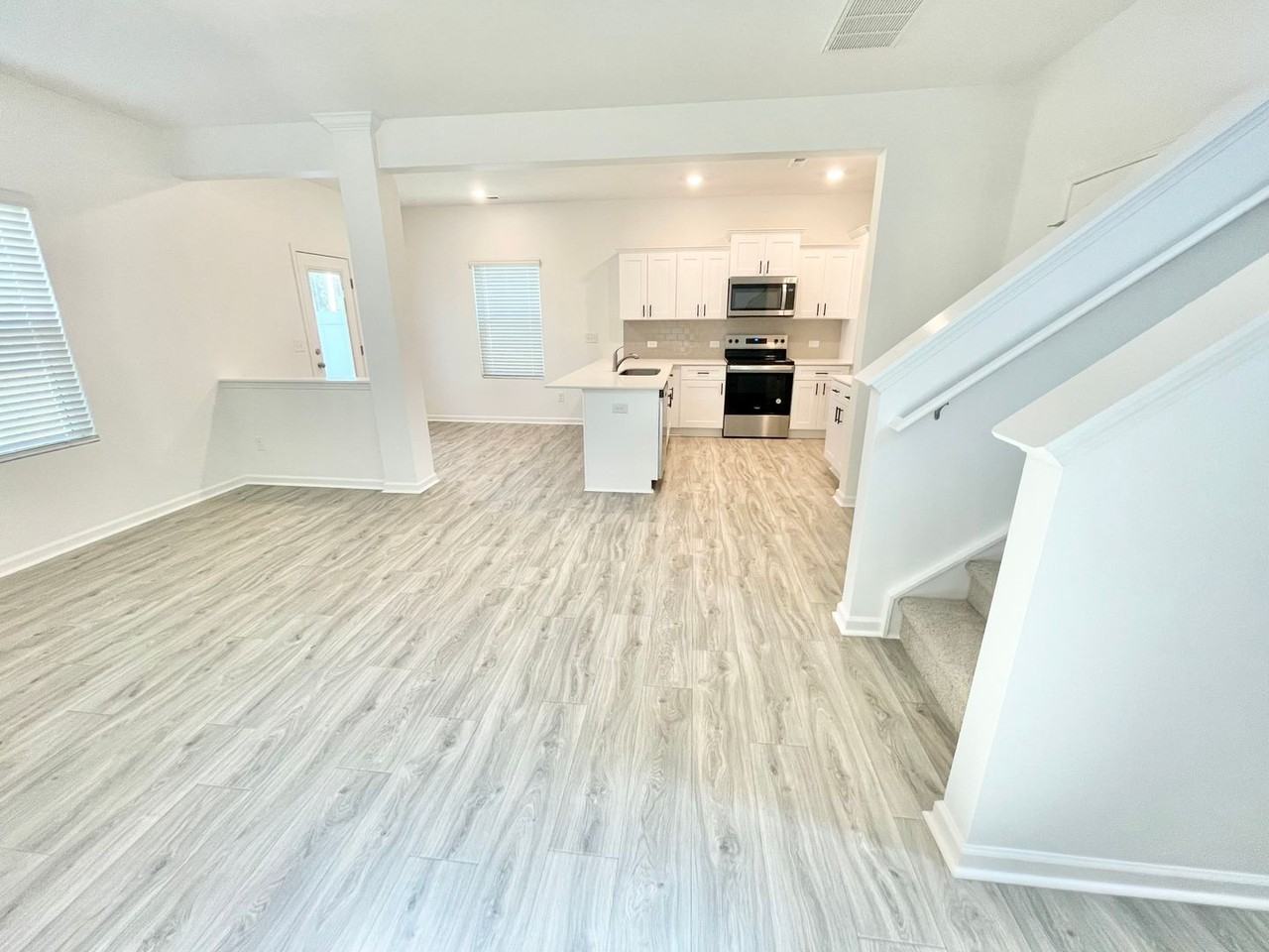 353 Pearl Street - Photo 2 of 9