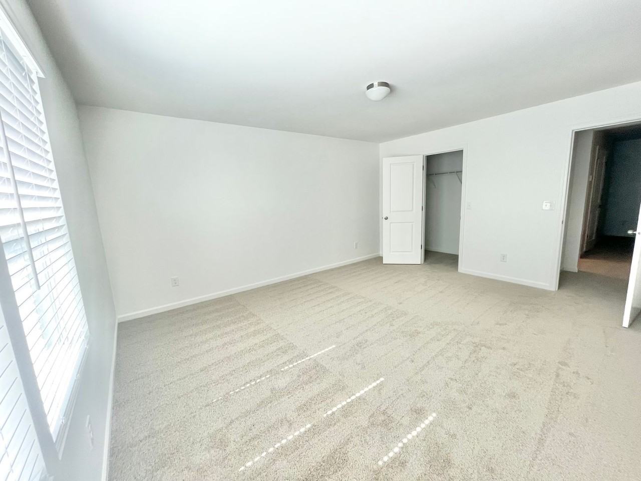 353 Pearl Street - Photo 6 of 9