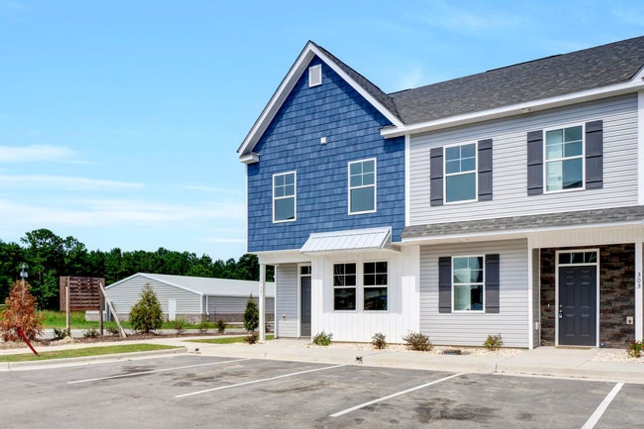 301 Starfish Ln - Photo 2 of 44